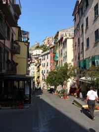 Riomaggiore - Main street, 3240x4320, 1.70 MB